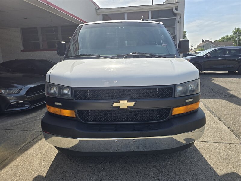 Used 2019 Chevrolet Express 2500 w/ Driver Convenience Package RWD image 2