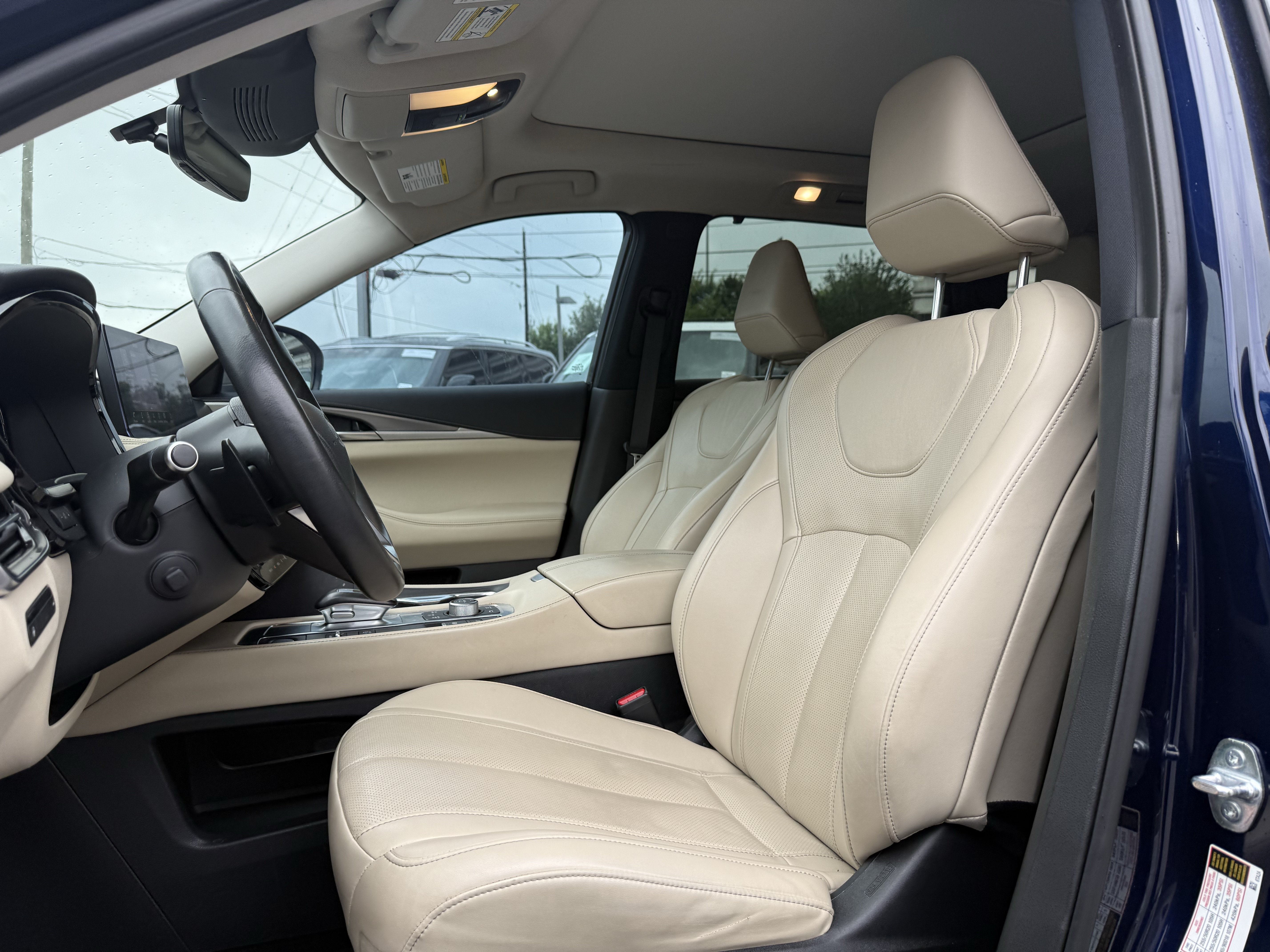Used 2023 INFINITI QX60 Luxe w/ Cargo Package FWD image 13