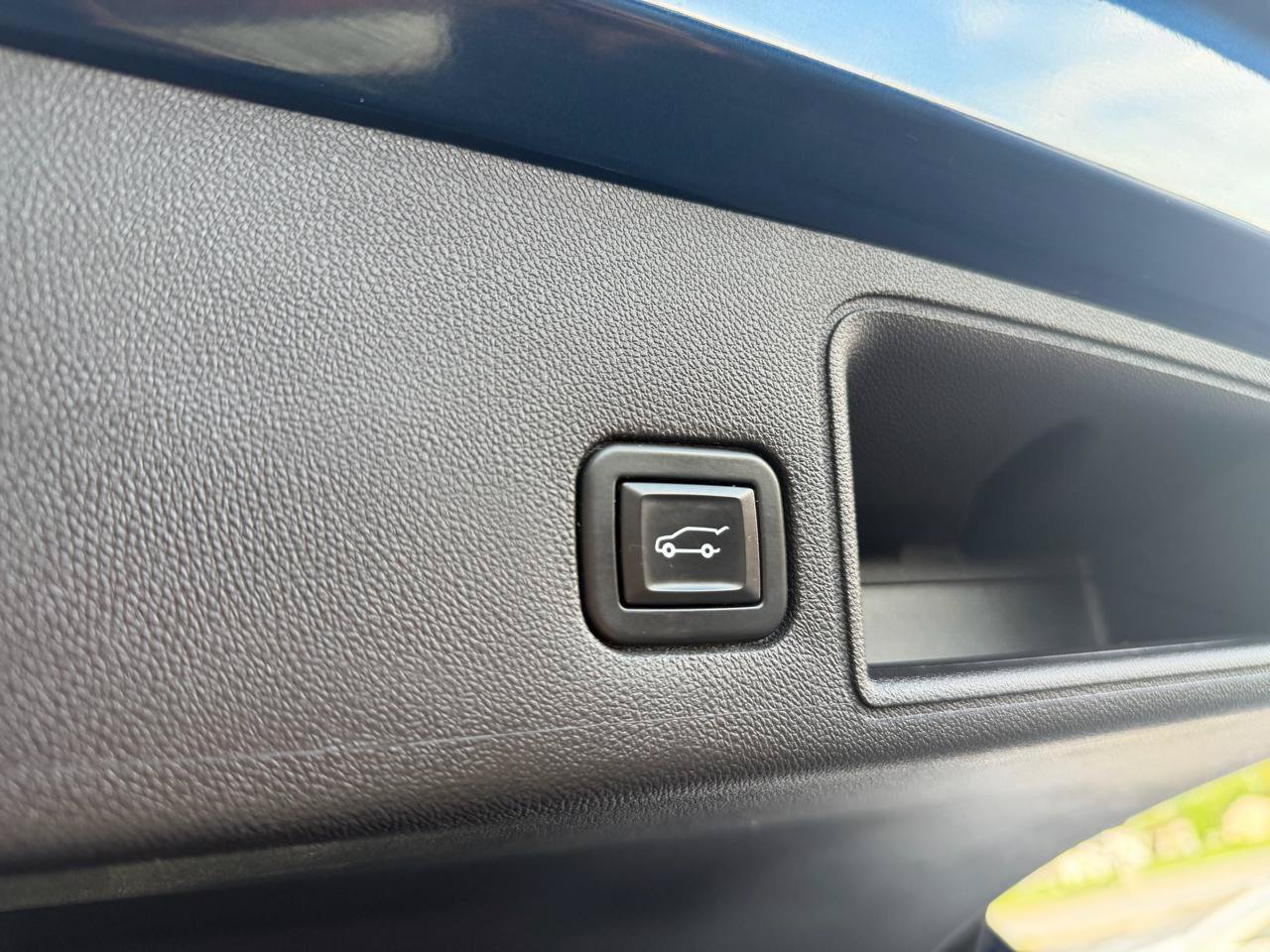 Used 2021 GMC Terrain SLT AWD/4WD image 13