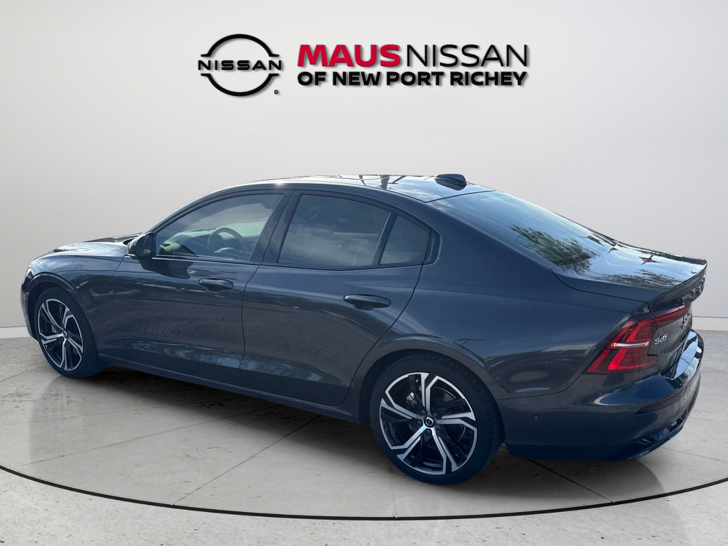 Used 2024 Volvo S60 B5 Plus w/ Protection Package Premier AWD/4WD image 8