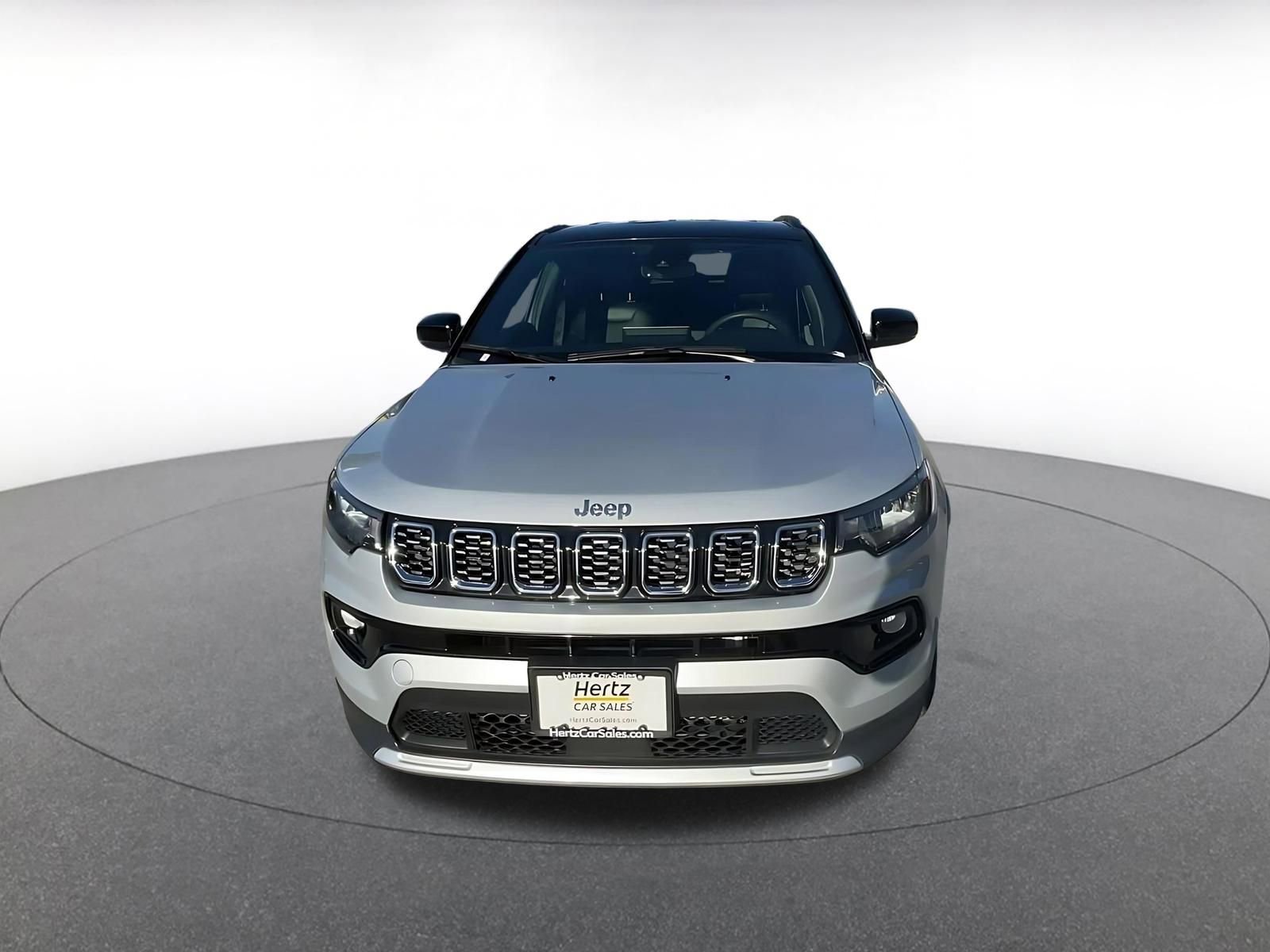 Used 2025 Jeep Compass Limited image 4