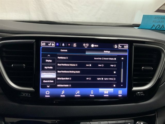 Used 2025 Chrysler Pacifica Select FWD image 35