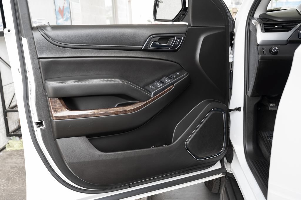 Used 2018 Chevrolet Suburban LS RWD image 20