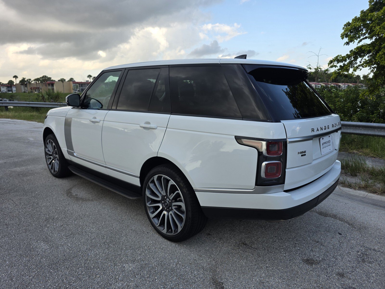 Used 2021 Land Rover Range Rover P525 Westminster Edition AWD/4WD image 2