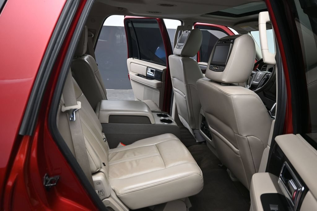 Used 2017 Lincoln Navigator Select AWD/4WD image 35