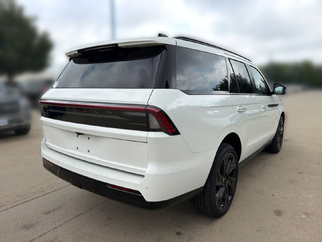 New 2027 Lincoln Navigator Reserve w/ Jet Appearance Package AWD/4WD image 6