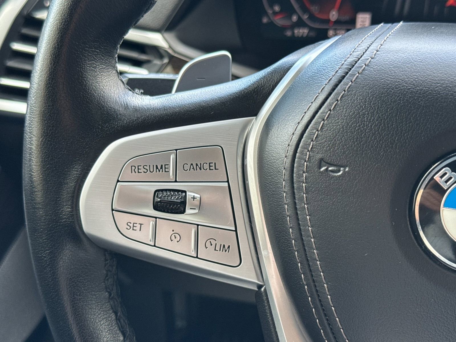 Used 2021 BMW X7 xDrive40i w/ Premium Package image 28