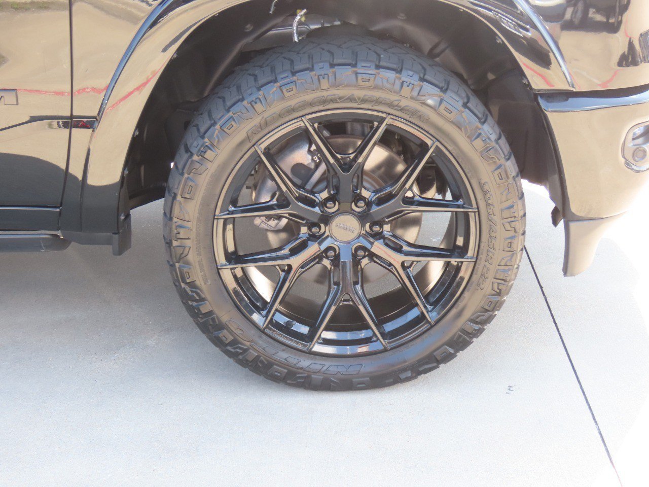 Used 2023 RAM 1500 Limited w/ Night Edition AWD/4WD image 9