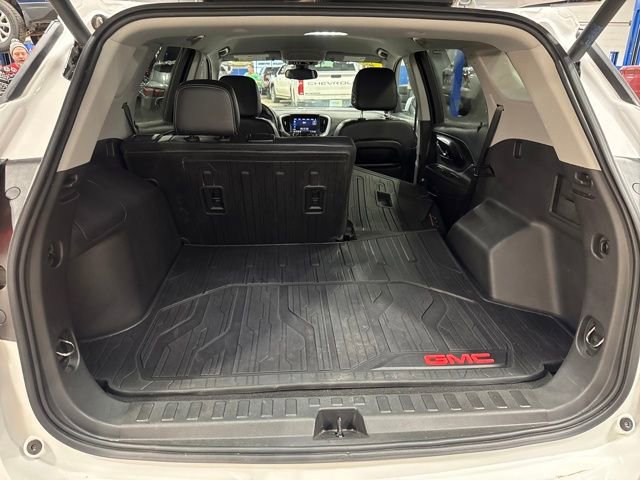 Used 2023 GMC Terrain SLT image 5