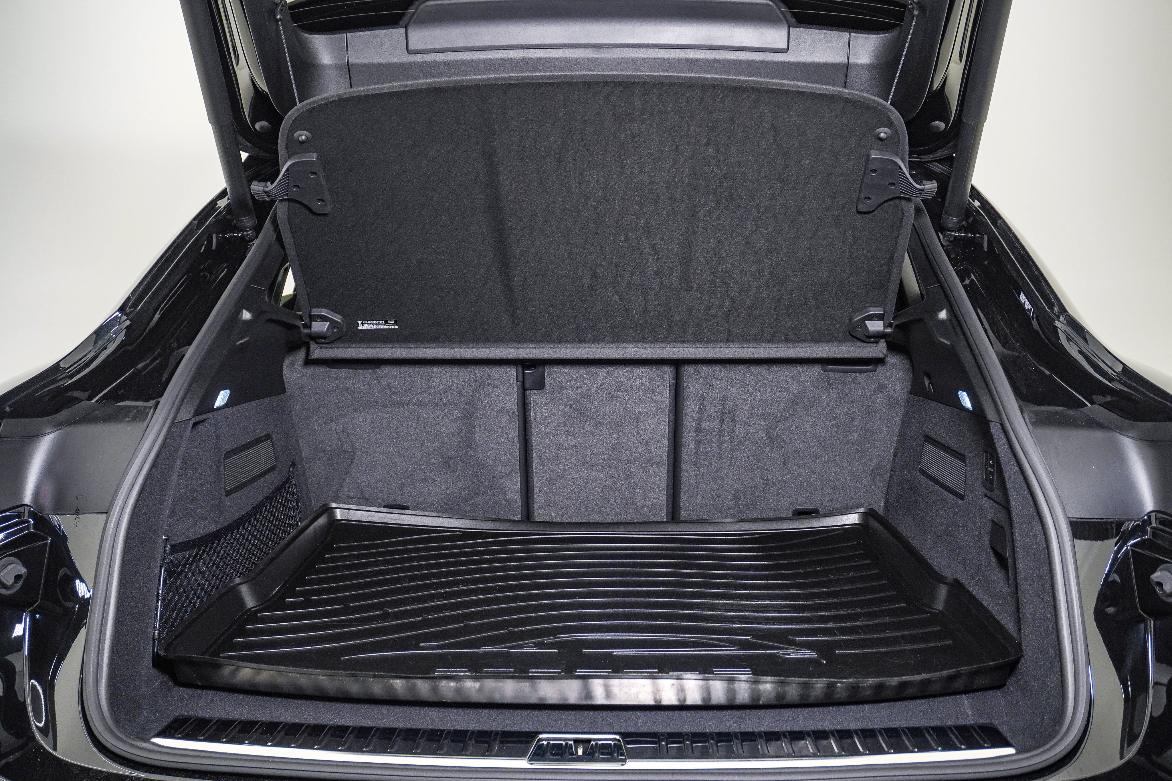 Certified 2025 Porsche Cayenne Turbo AWD/4WD image 29