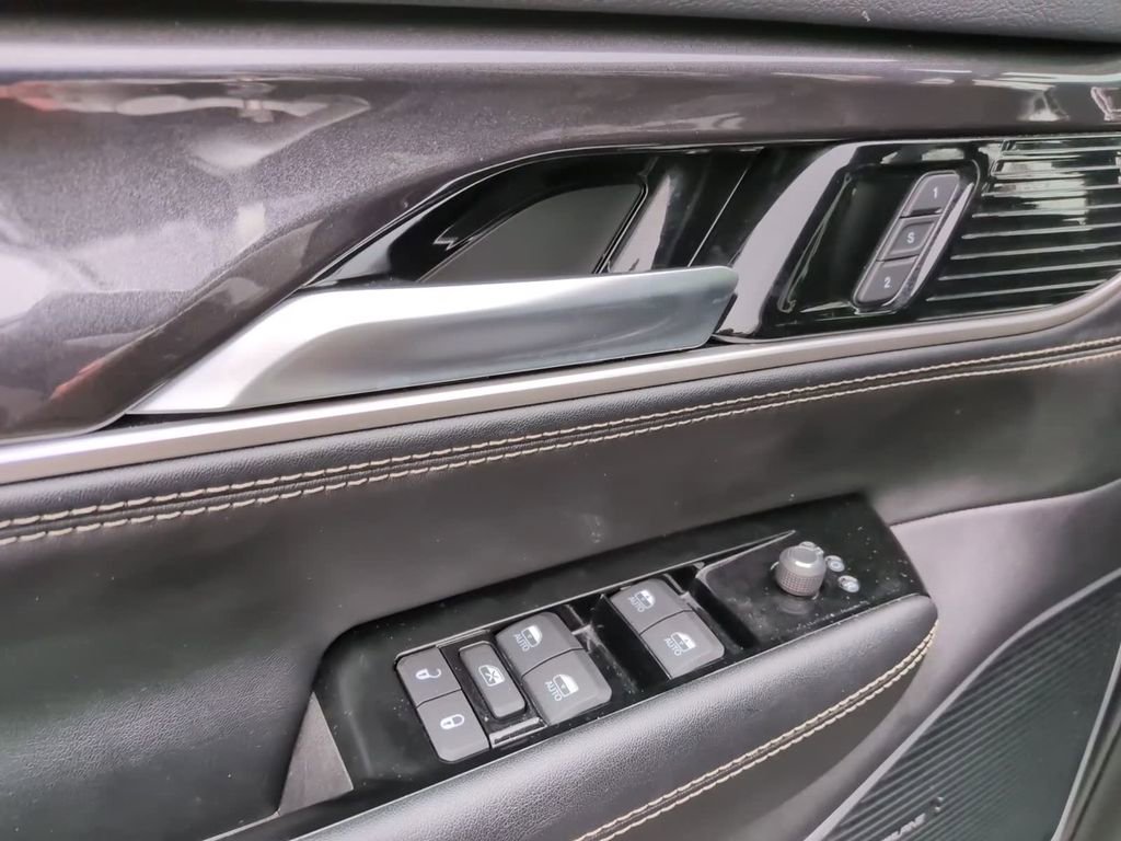 Used 2026 Jeep Grand Wagoneer Limited image 20