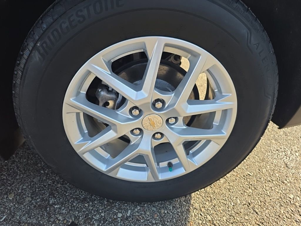 Used 2023 Chevrolet Equinox LS image 10