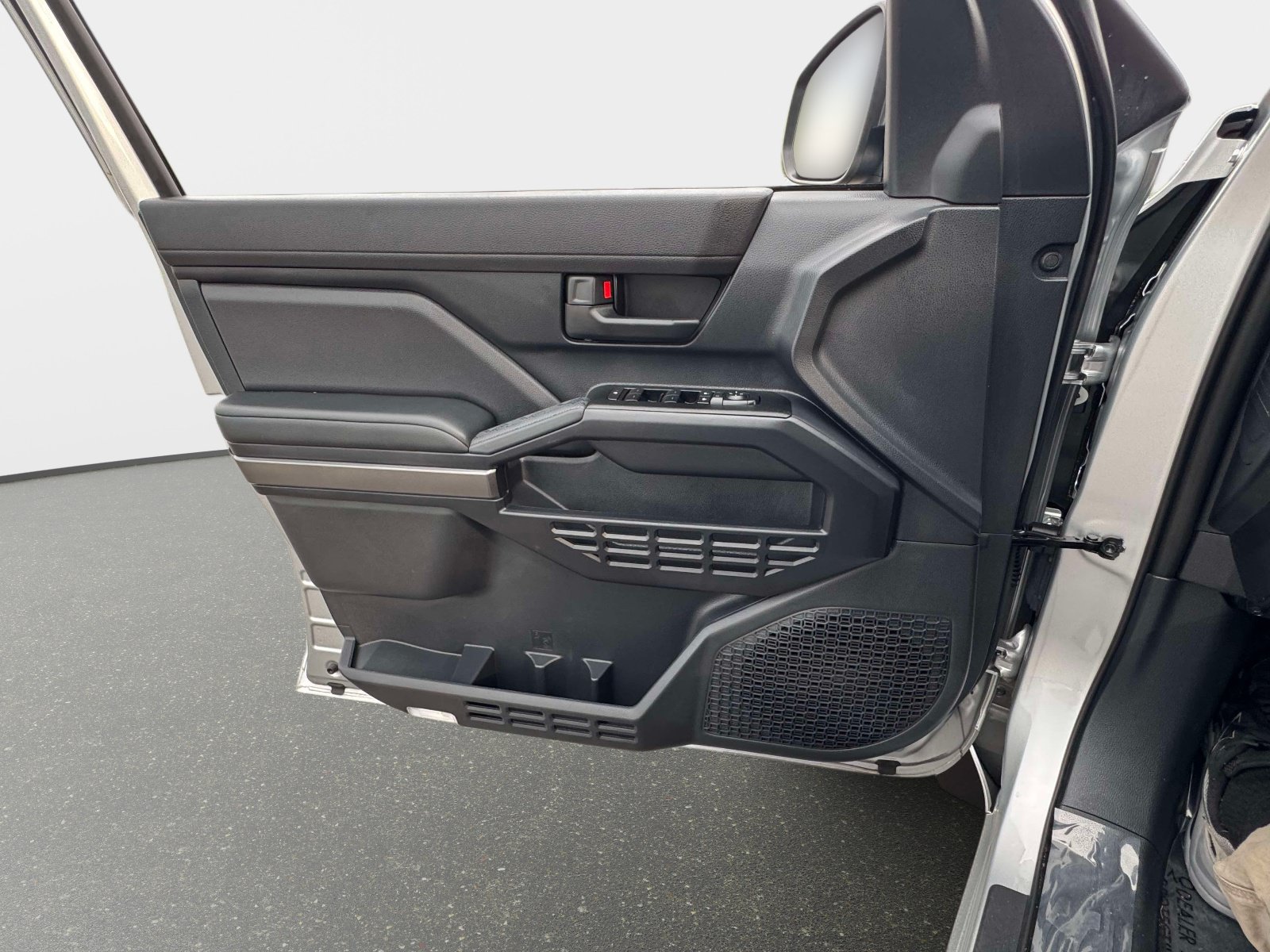 Certified 2025 Toyota 4Runner SR5 RWD image 33