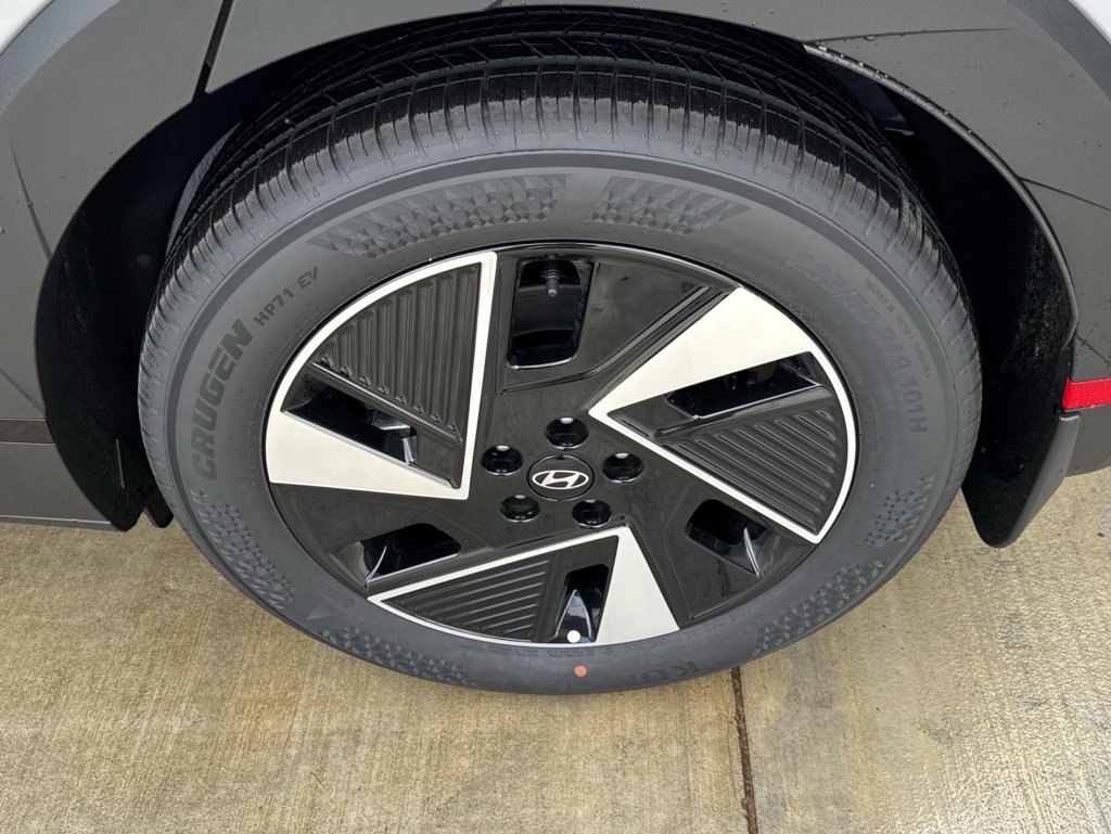 New 2026 Hyundai Ioniq 5 SEL image 18