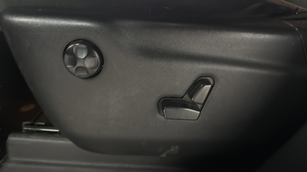 Used 2021 Jeep Grand Cherokee Laredo image 17