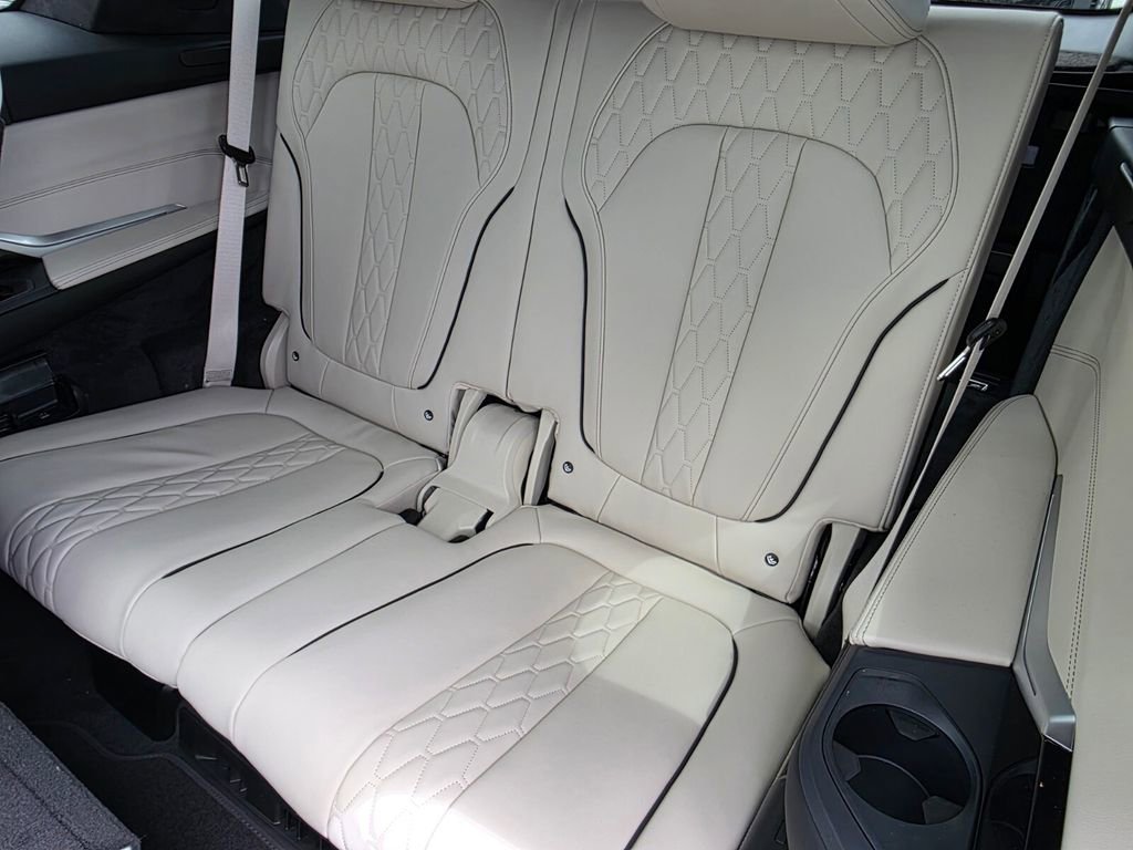 New 2027 BMW X7 M60i AWD/4WD image 11