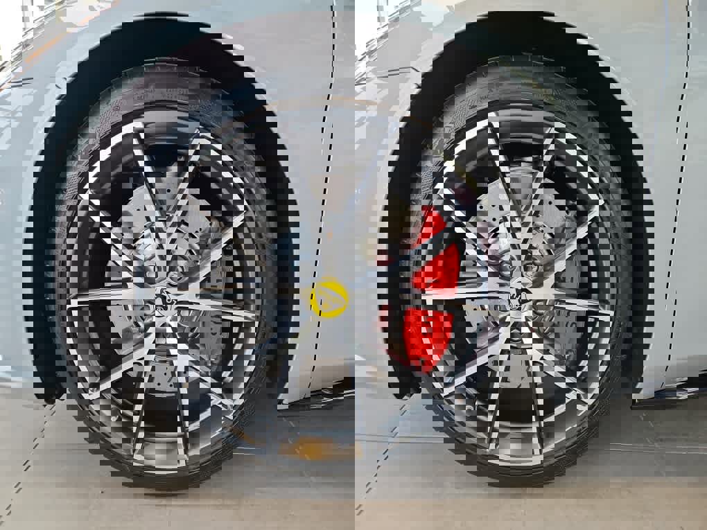 New 2025 Lotus Emira image 18