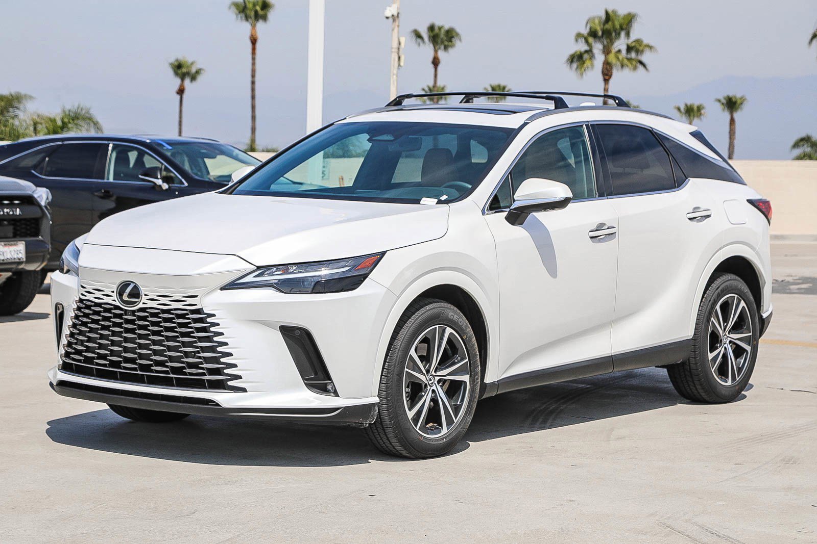 Used 2024 Lexus RX 350 Premium w/ Convenience Package image 3