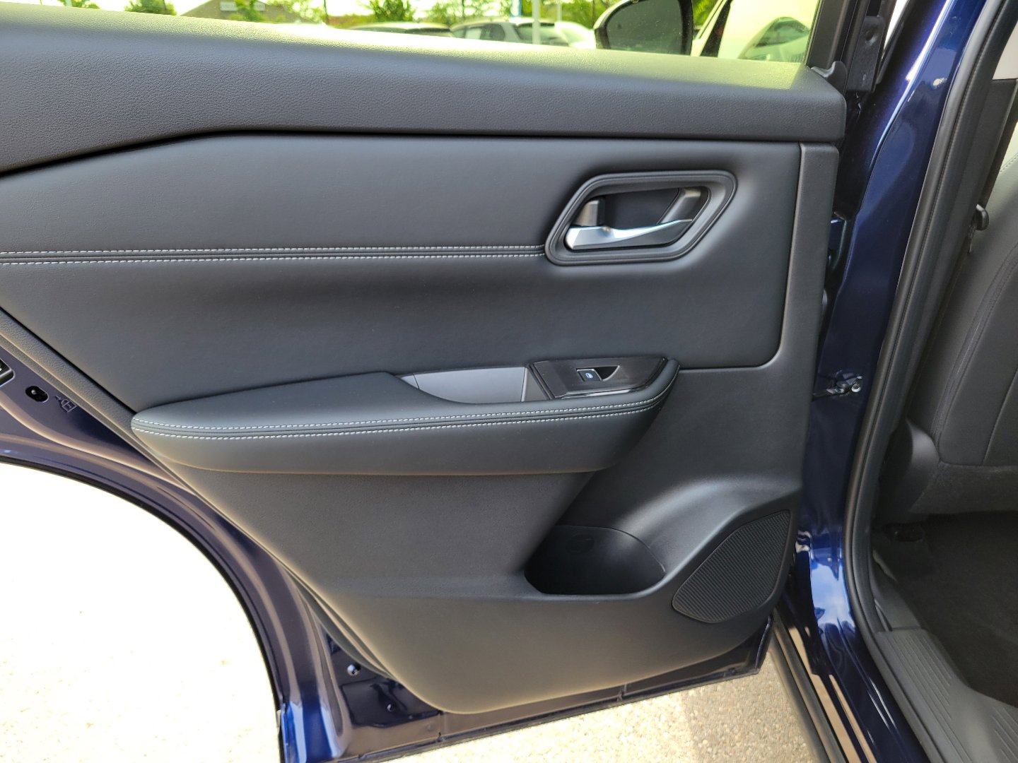 Certified 2025 Nissan Rogue SL AWD/4WD image 13