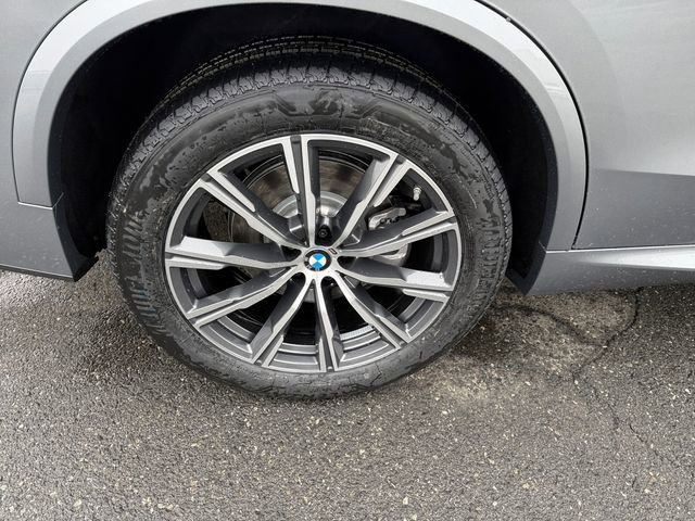 New 2026 BMW X5 xDrive40i w/ Executive Package AWD/4WD image 17