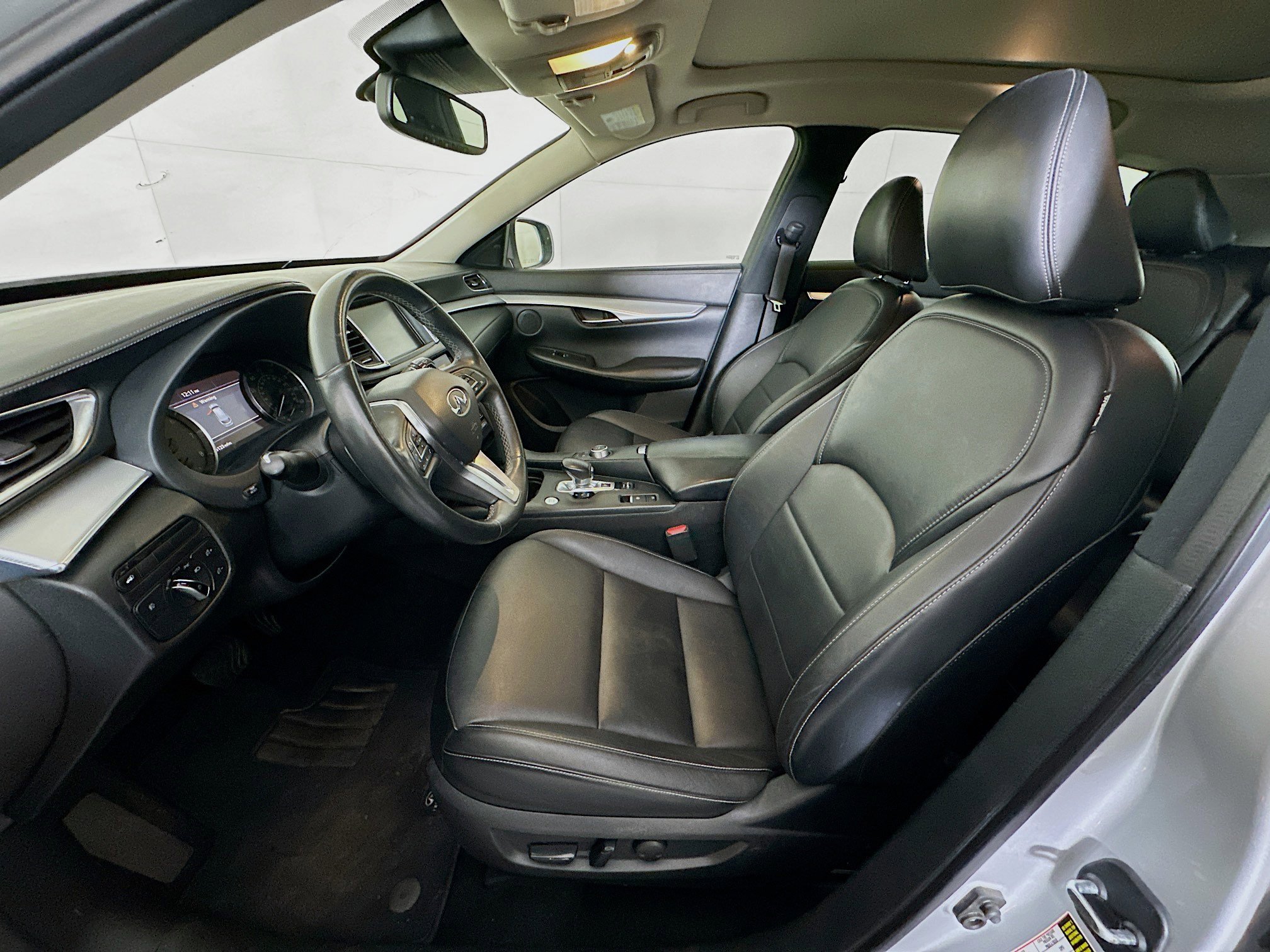 Used 2019 INFINITI QX50 Luxe w/ Navigation Package image 13