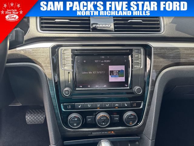 Used 2018 Volkswagen Passat 2.0T SE FWD image 25