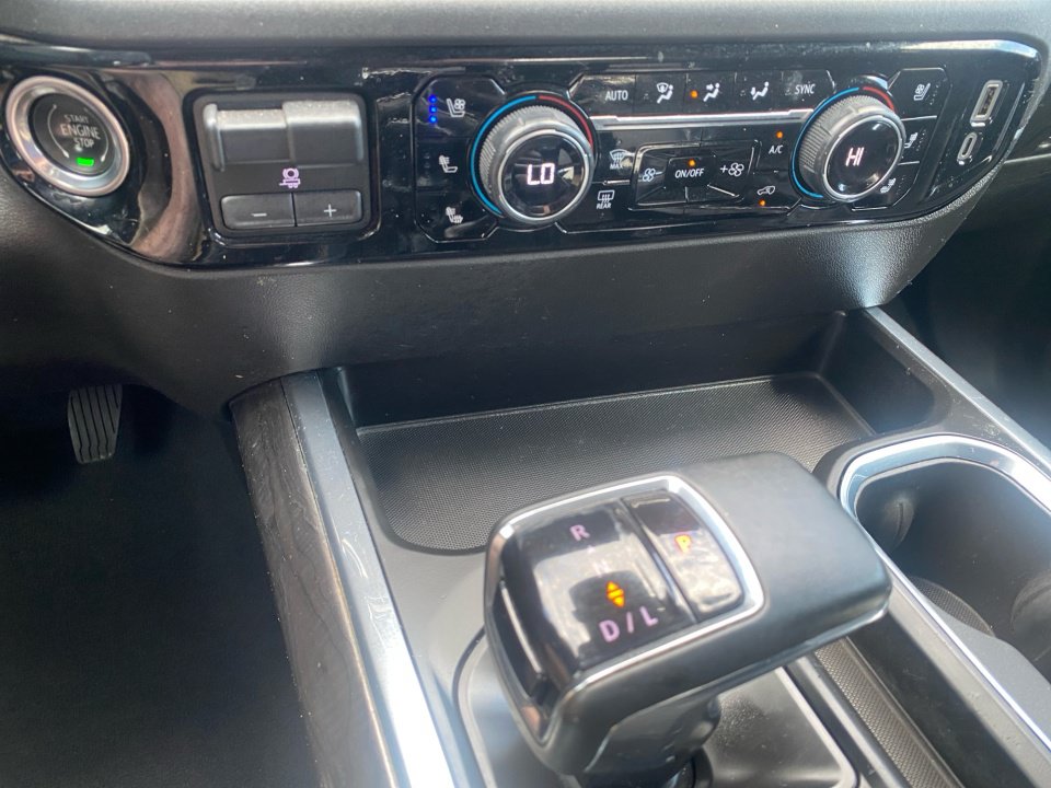 Used 2023 Chevrolet Silverado 1500 LTZ AWD/4WD image 22