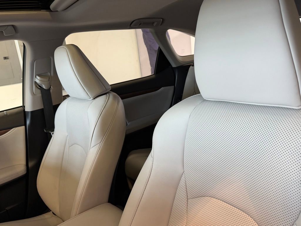 Used 2022 Lexus RX 350L Premium w/ Premium Package image 11