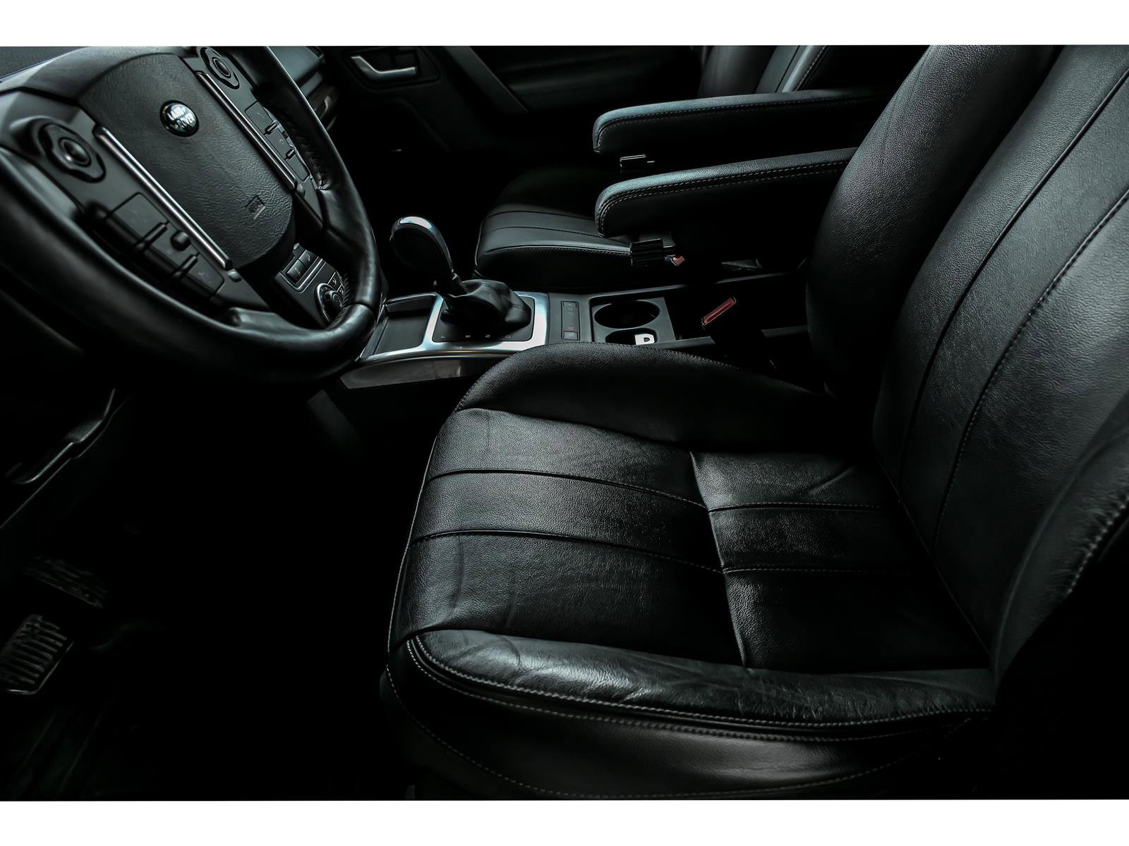 Used 2014 Land Rover LR2 image 11