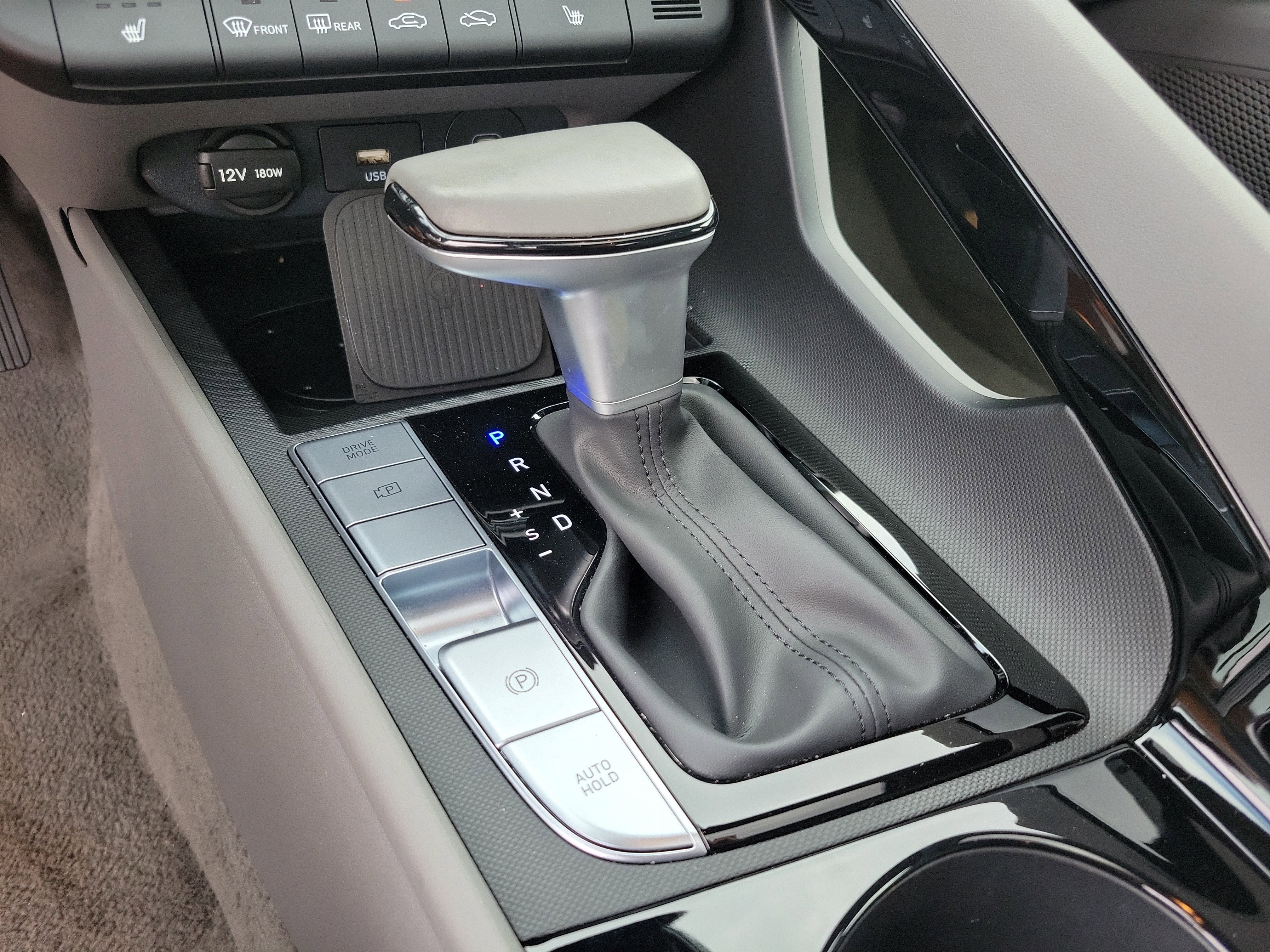 Used 2025 Hyundai Elantra SEL image 13