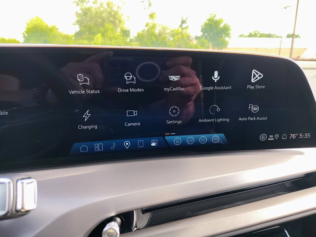 New 2027 Cadillac Vistiq Premium Luxury AWD/4WD image 28