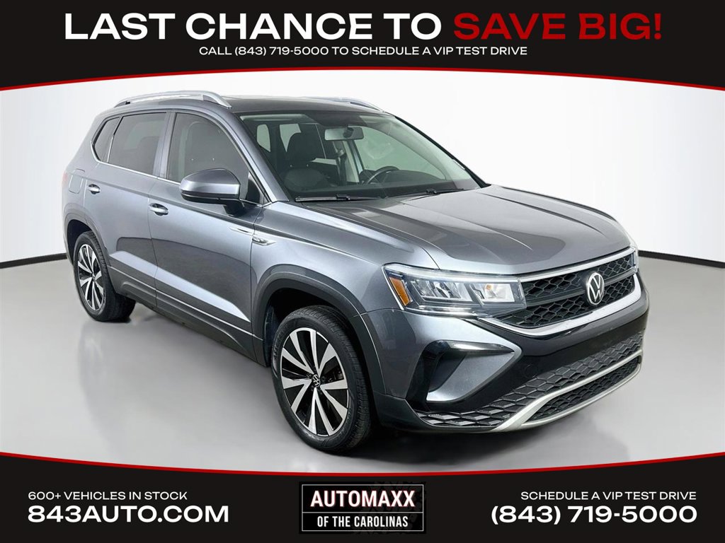 Used 2022 Volkswagen Taos SE w/ Panoramic Sunroof Package