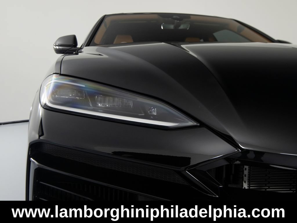 Used 2025 Lamborghini Urus SE AWD/4WD image 41