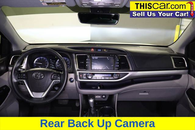 Used 2019 Toyota Highlander XLE FWD image 19