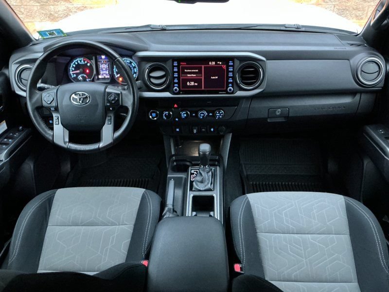 Used 2020 Toyota Tacoma TRD Off-Road AWD/4WD image 14