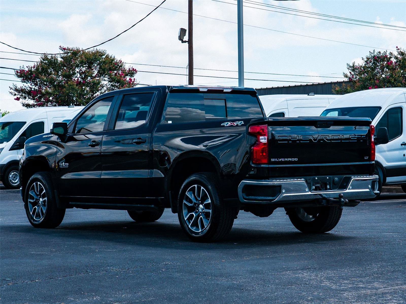 Used 2020 Chevrolet Silverado 1500 LT w/ Texas Edition AWD/4WD image 5