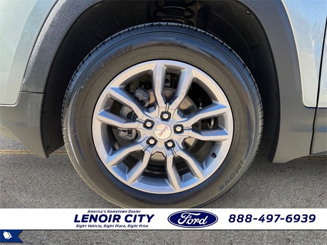 Used 2024 GMC Terrain SLT image 9