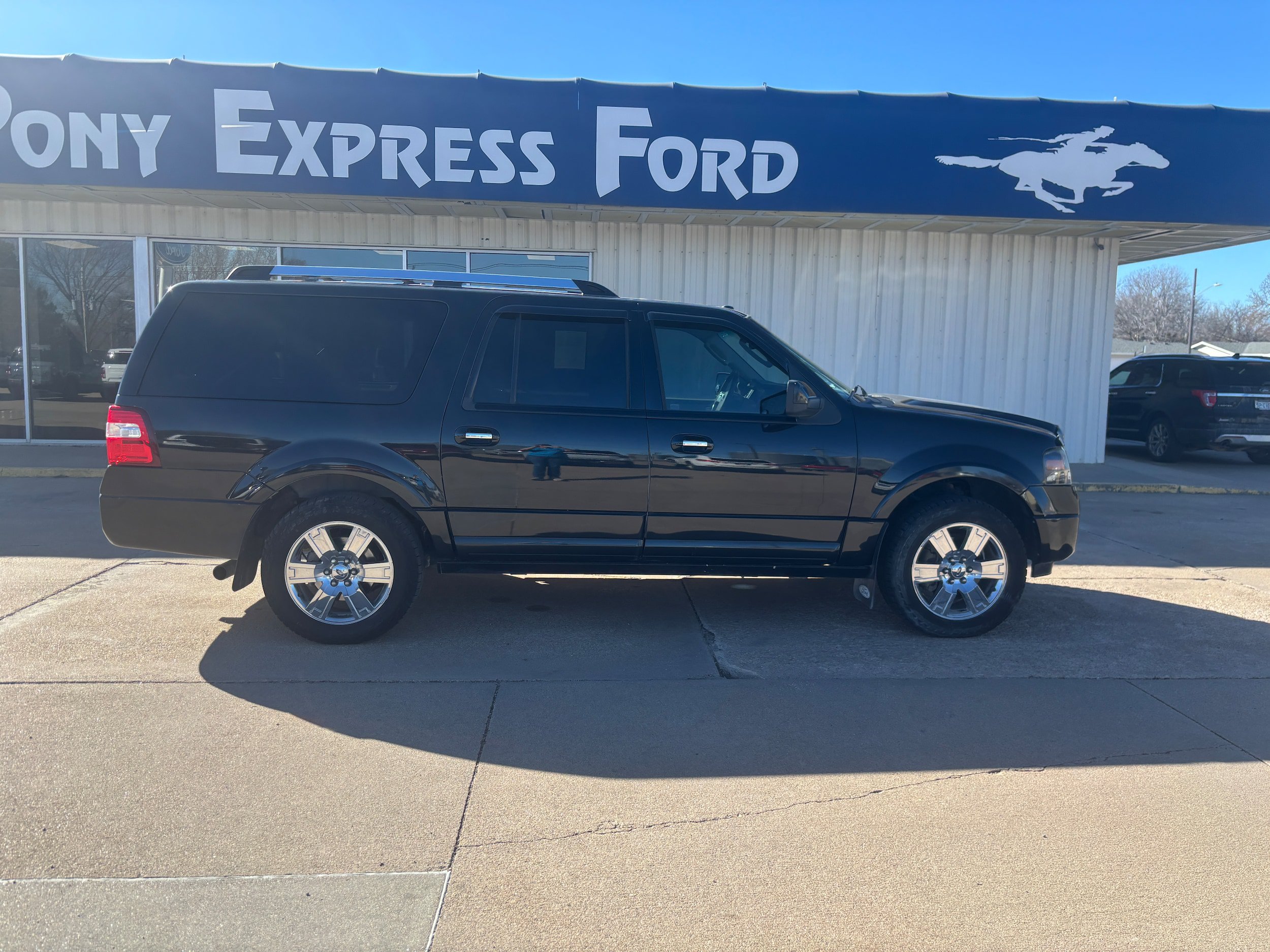 Used 2010 Ford Expedition EL Limited AWD/4WD image 2