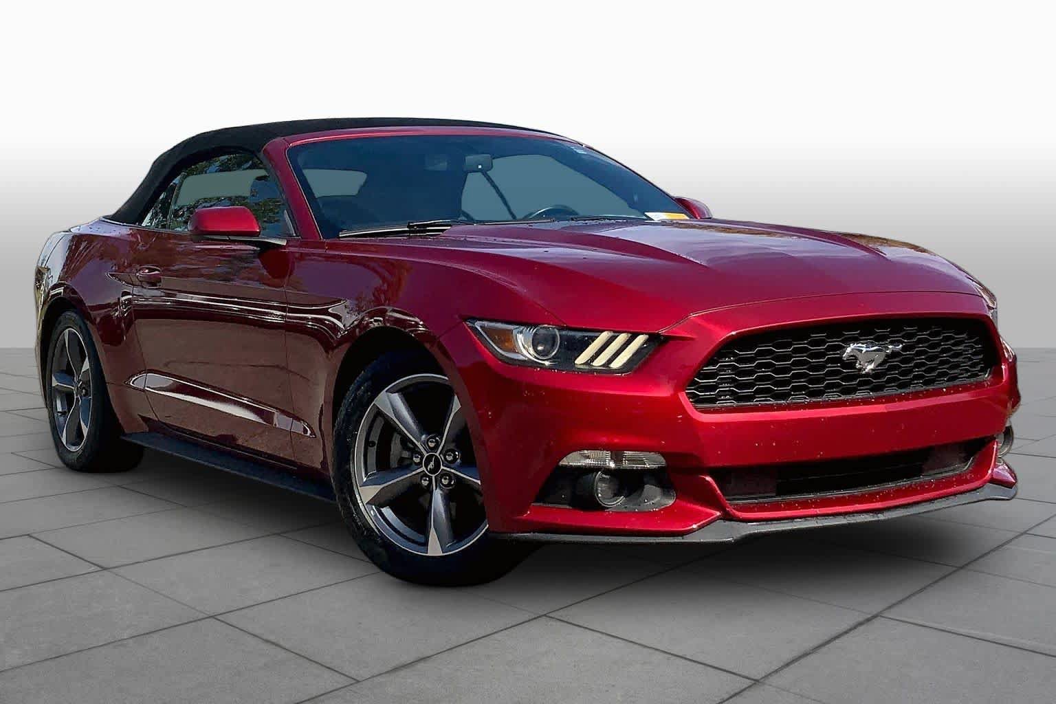 Used 2015 Ford Mustang Convertible w/ Equipment Group 051A RWD video 2