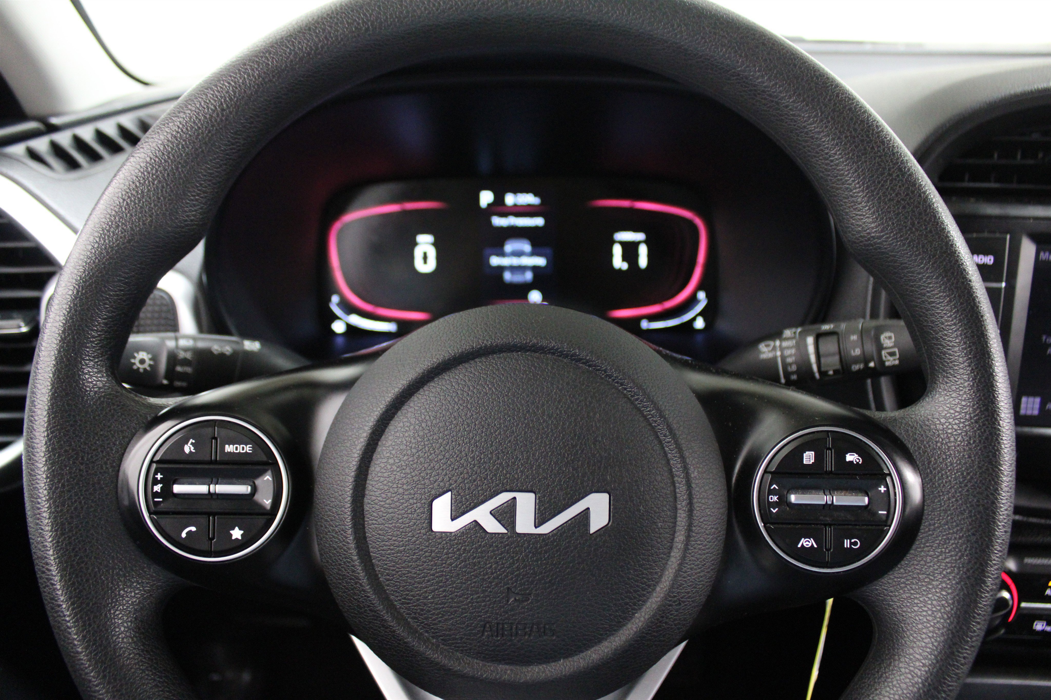 Used 2023 Kia Soul LX image 7