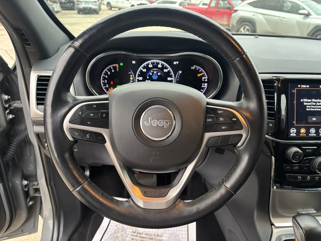 Used 2022 Jeep Grand Cherokee Laredo X image 13