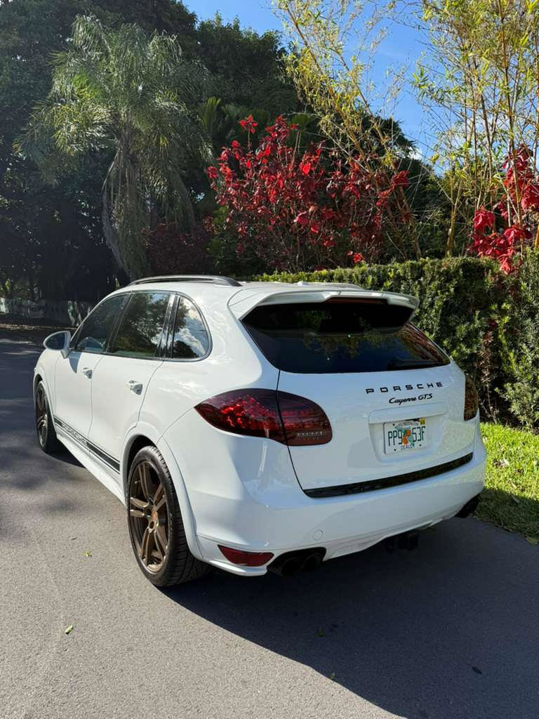 Used 2014 Porsche Cayenne GTS image 3