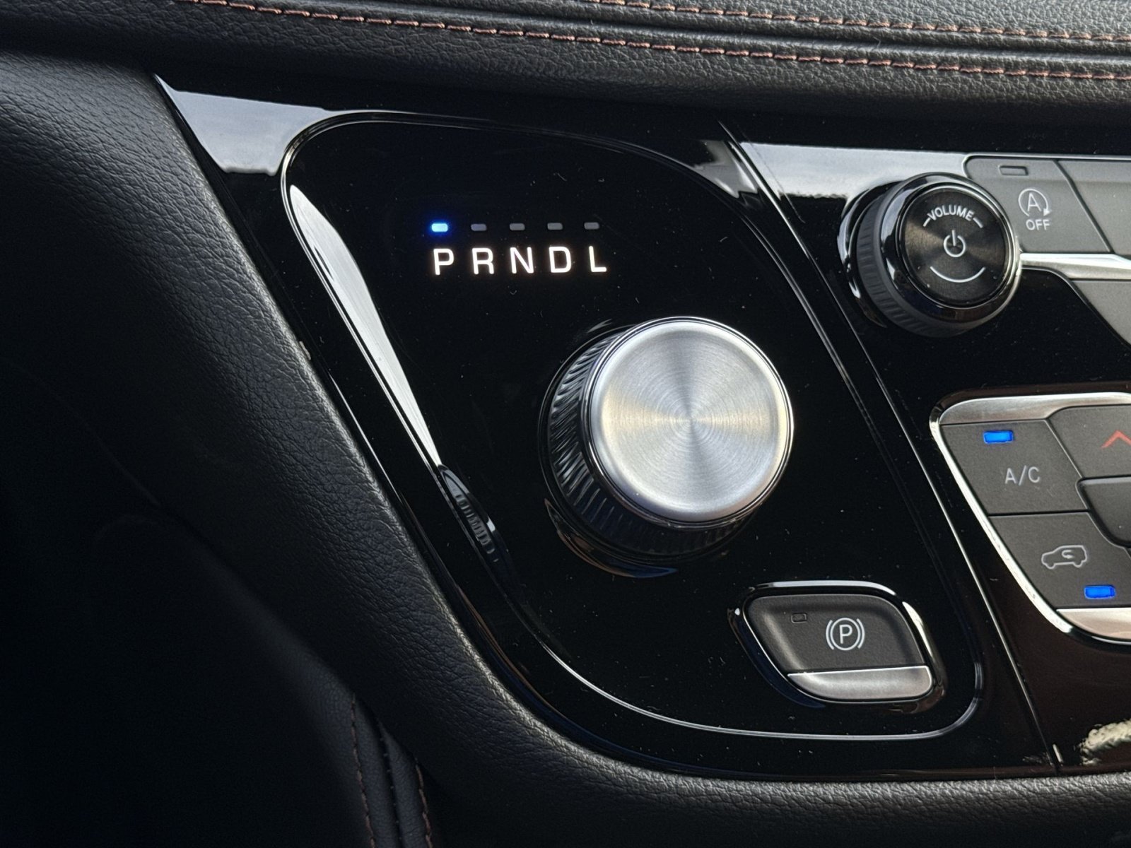 Used 2026 Chrysler Pacifica Pinnacle FWD image 22