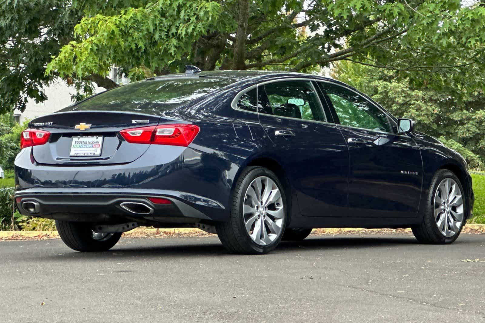 Used 2017 Chevrolet Malibu Premier w/ Premier Sun and Wheel Package FWD image 2