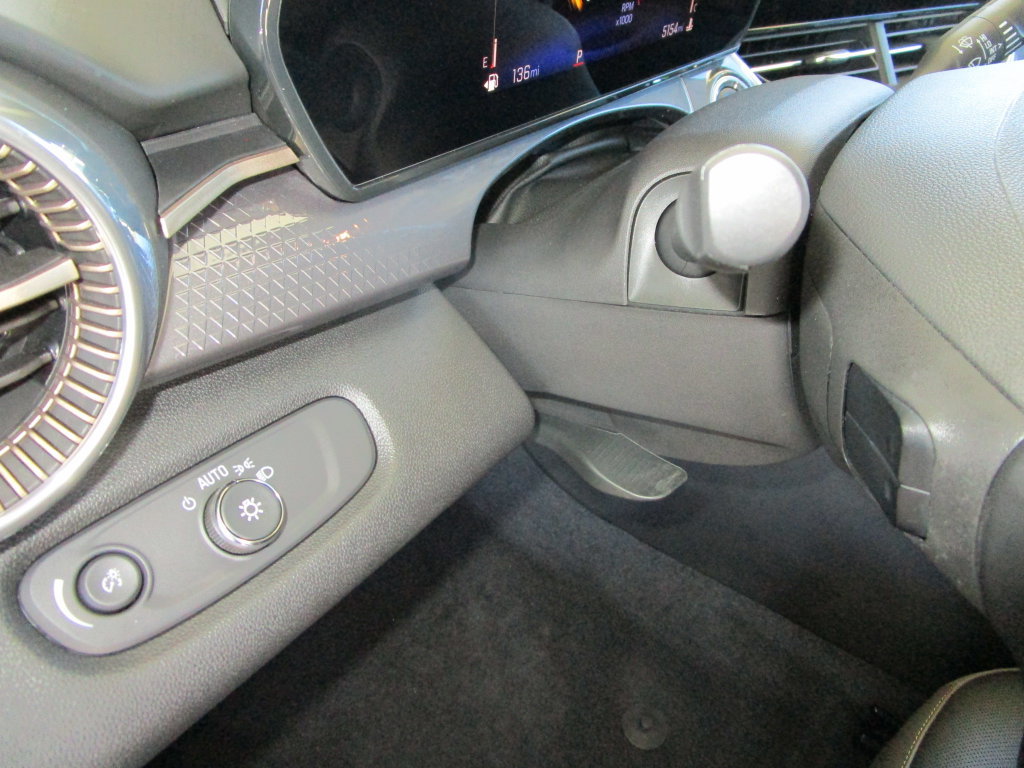 Used 2025 Chevrolet Trax ACTIV FWD image 22