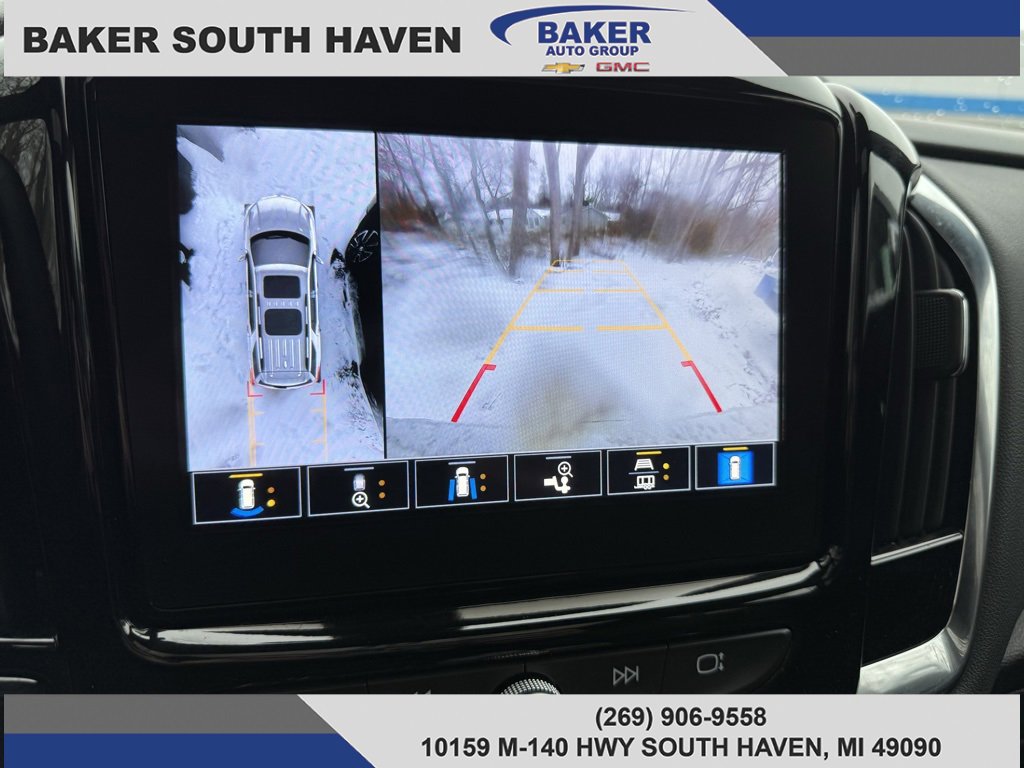Used 2023 Chevrolet Traverse RS image 17