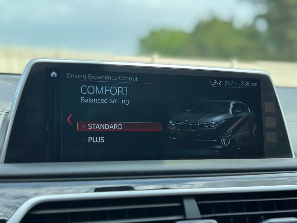 Used 2018 BMW 750i xDrive AWD/4WD image 44
