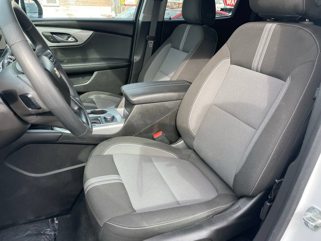 Used 2025 Chevrolet Blazer LT AWD/4WD image 6