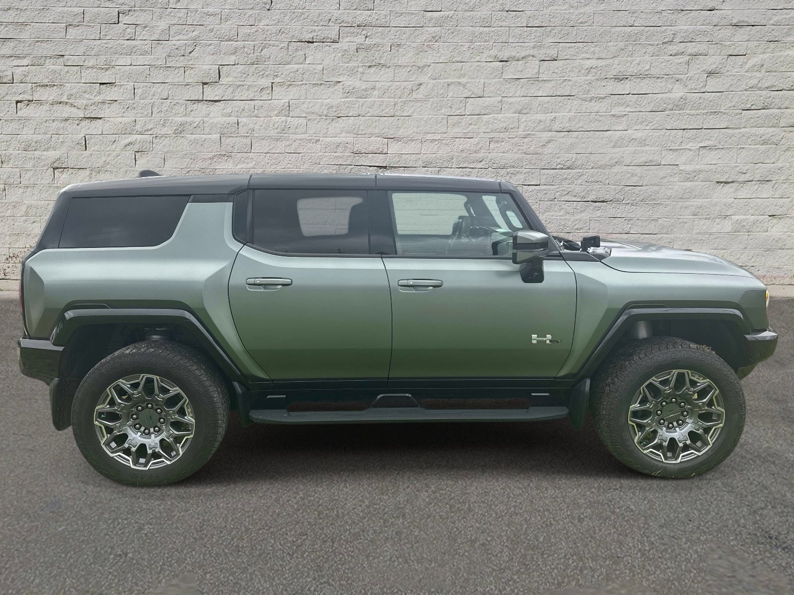 Used 2024 GMC Hummer EV 3X w/ LPO, Illumination Package AWD/4WD image 4