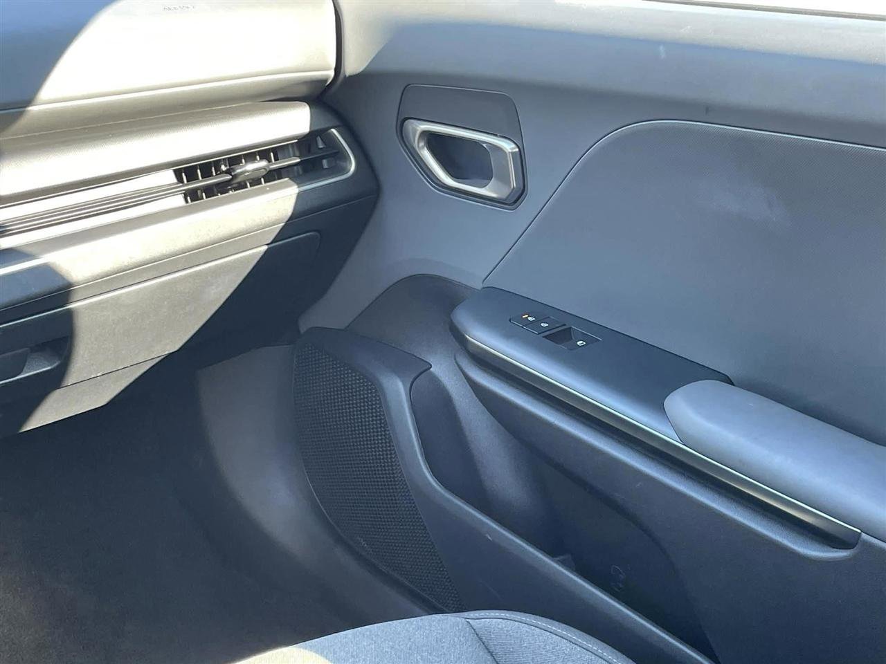 Used 2025 Kia K4 LX image 19